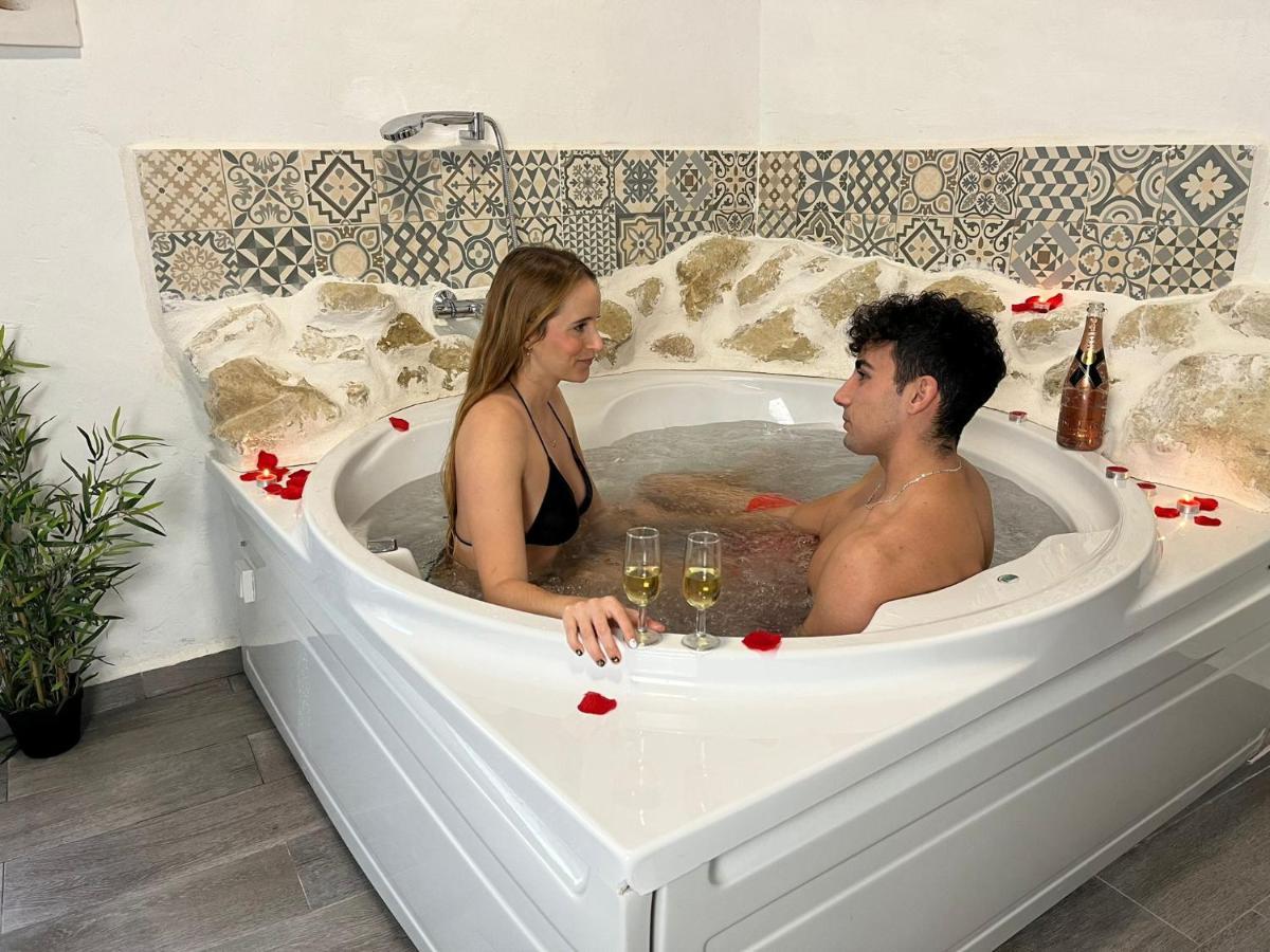 Xàtiva Fortress Jacuzzi Suites المظهر الخارجي الصورة