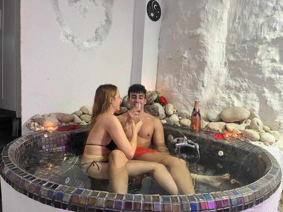 Xàtiva Fortress Jacuzzi Suites المظهر الخارجي الصورة