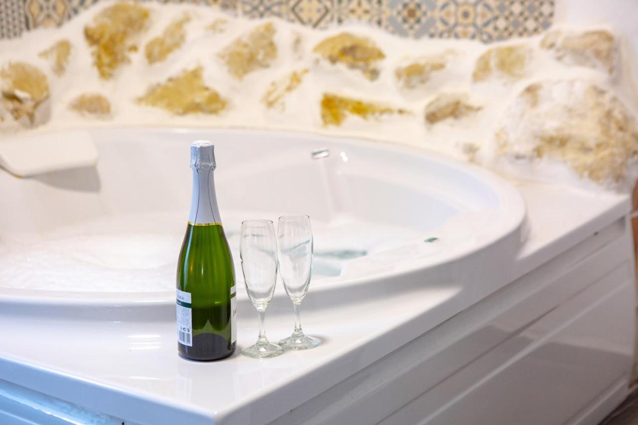 Xàtiva Fortress Jacuzzi Suites المظهر الخارجي الصورة