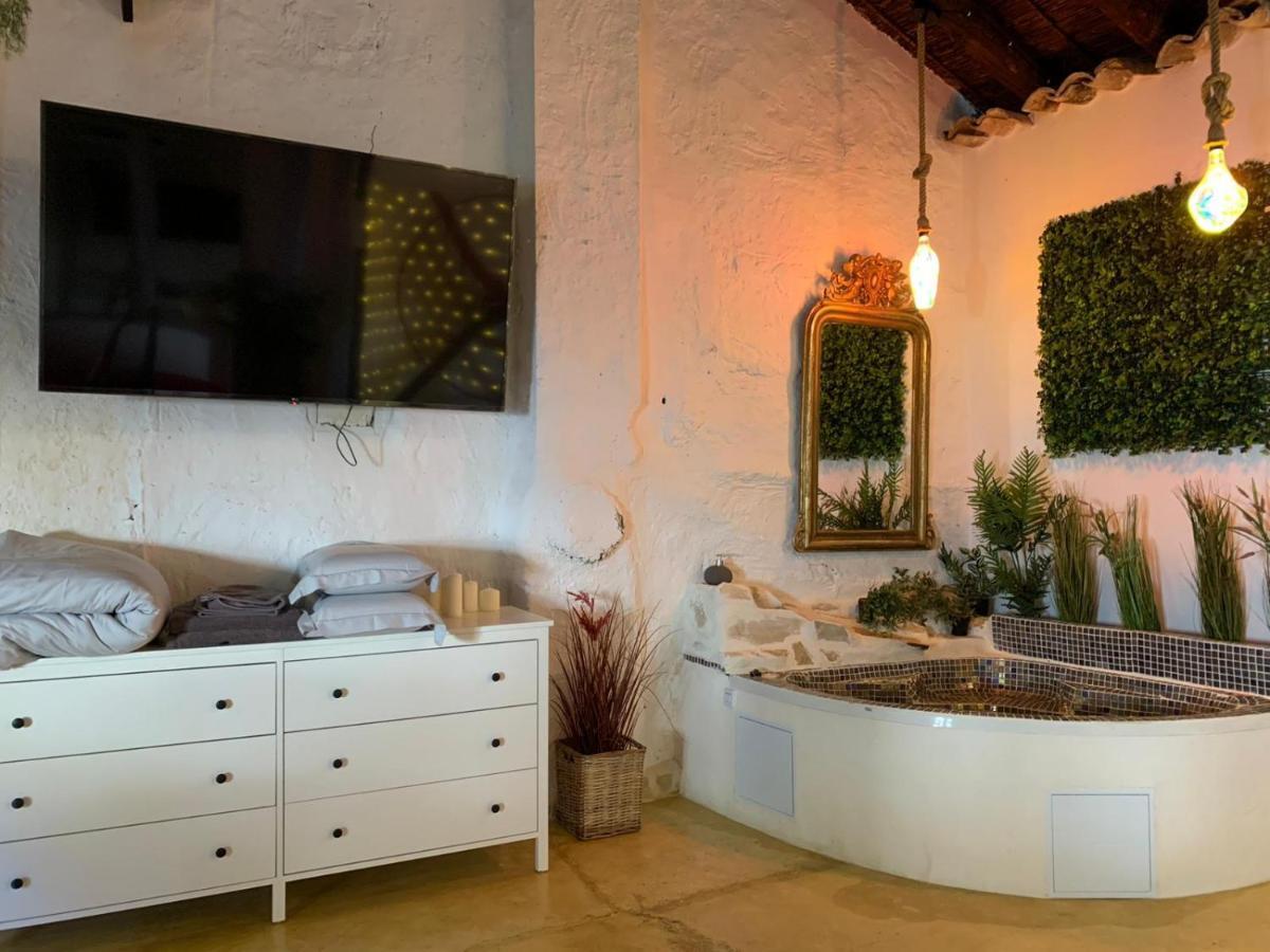 Xàtiva Fortress Jacuzzi Suites المظهر الخارجي الصورة