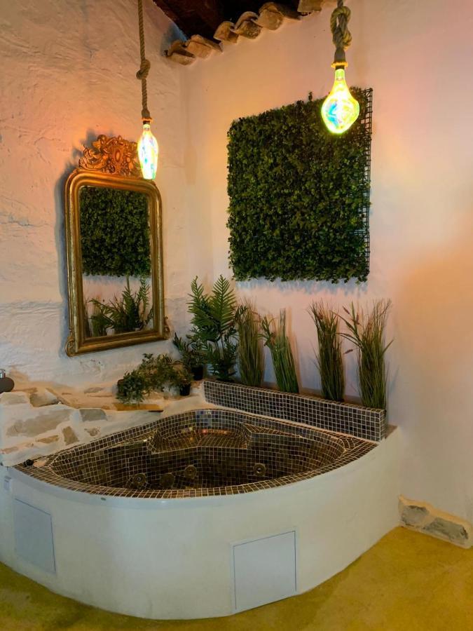 Xàtiva Fortress Jacuzzi Suites المظهر الخارجي الصورة