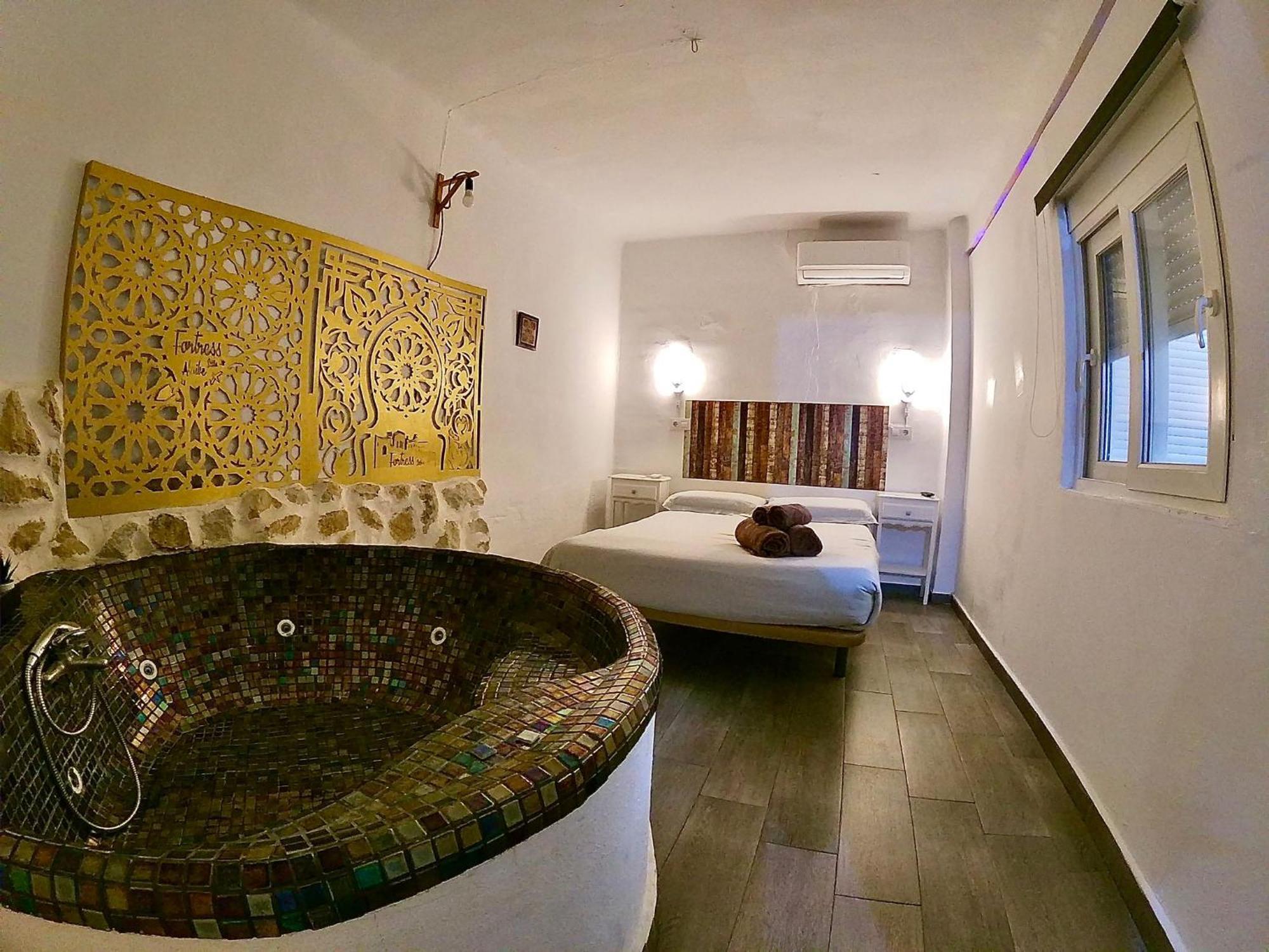 Xàtiva Fortress Jacuzzi Suites المظهر الخارجي الصورة